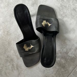 Icon “Kiss” slide sandals 7 1/2 medium